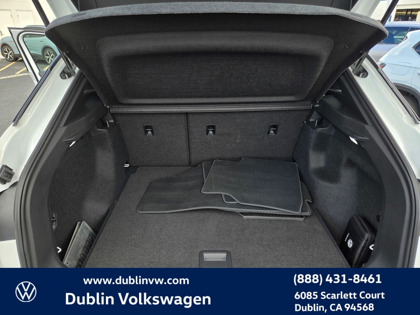 2023 Volkswagen ID.4 Pro