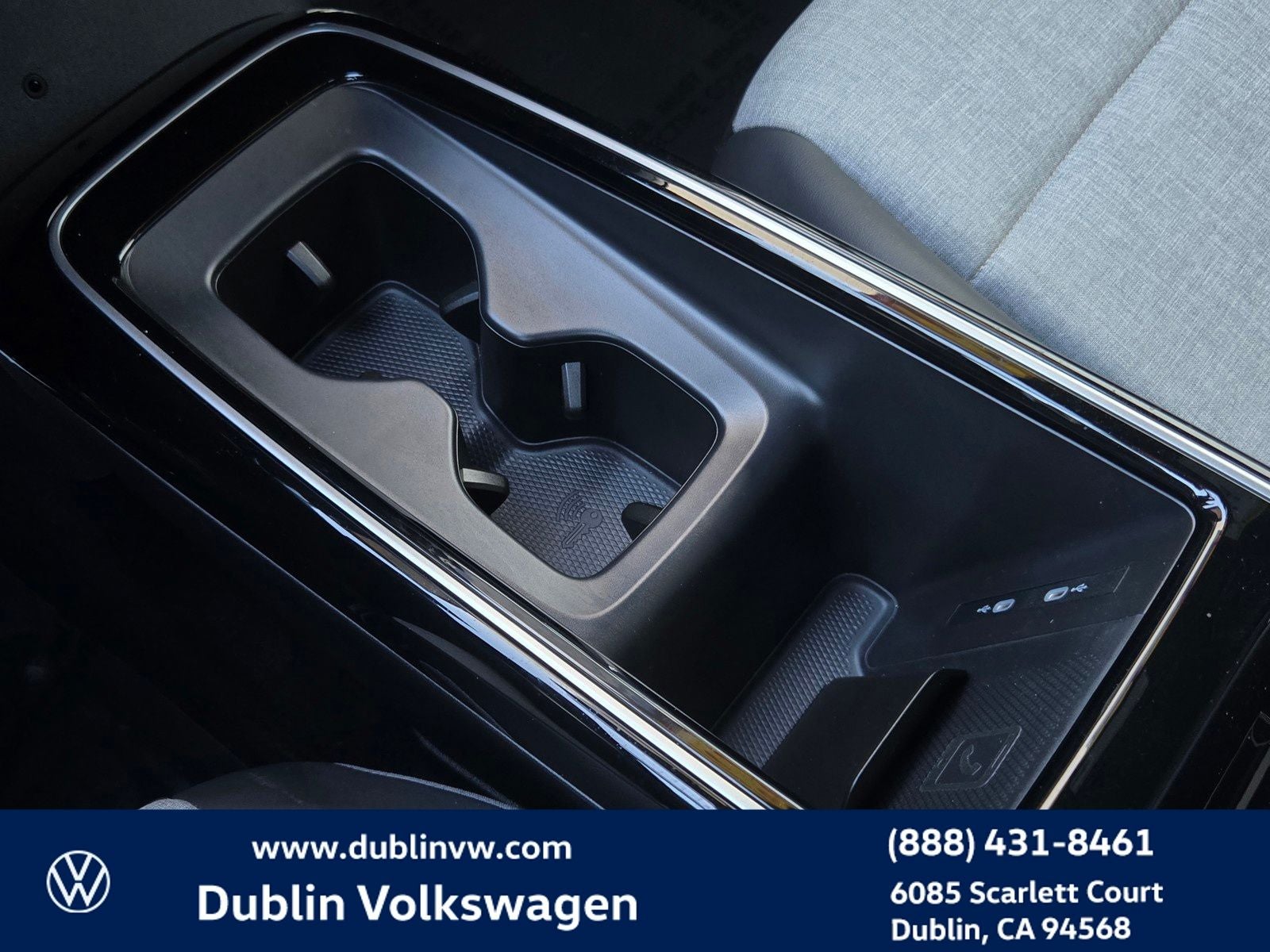 2023 Volkswagen ID.4 Pro