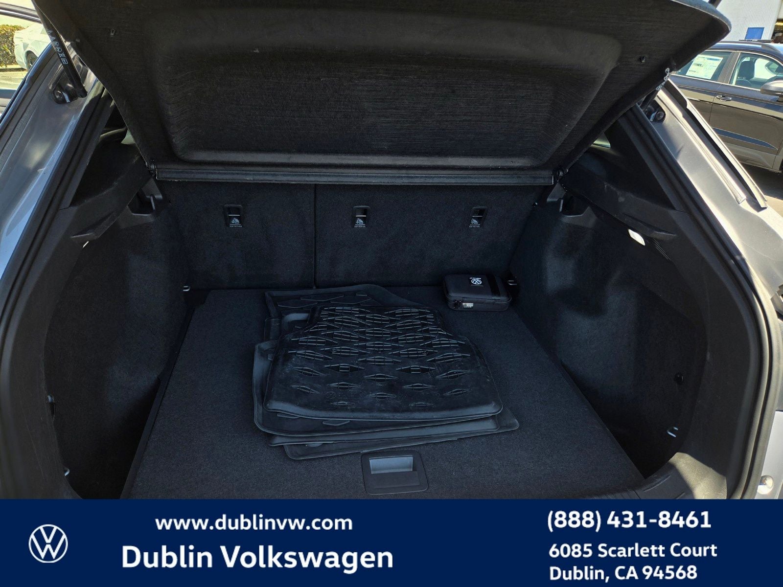 2023 Volkswagen ID.4 Pro