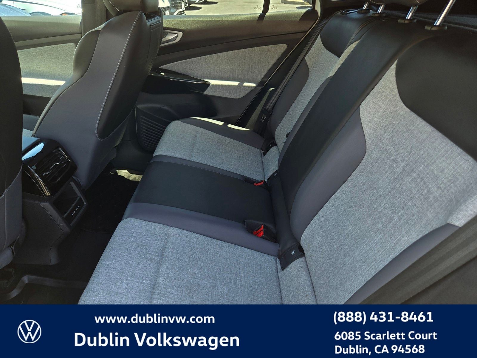 2023 Volkswagen ID.4 Pro
