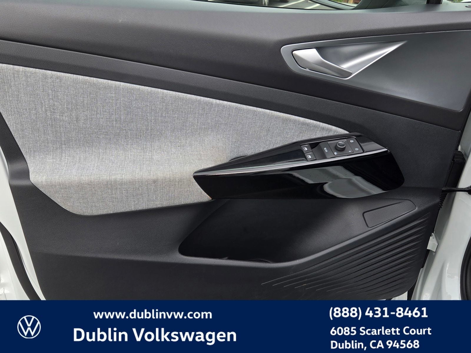 2023 Volkswagen ID.4 Pro