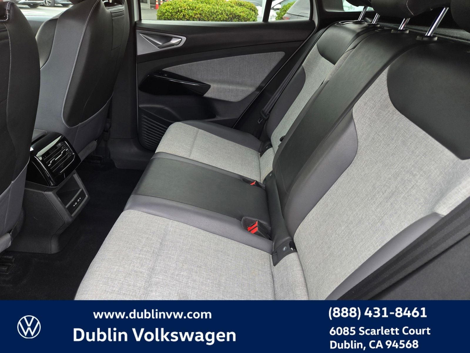 2023 Volkswagen ID.4 Pro