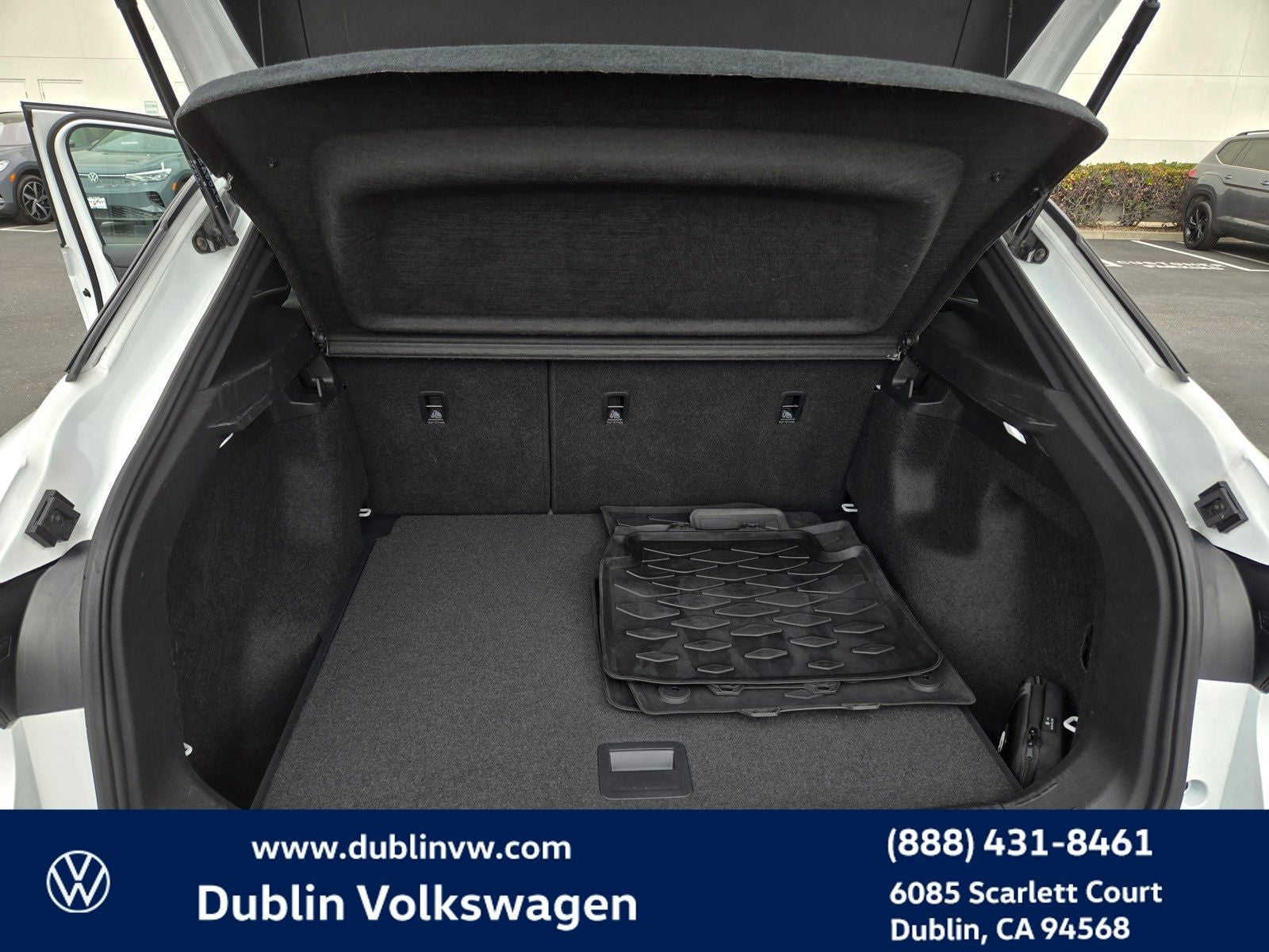 2023 Volkswagen ID.4 Pro