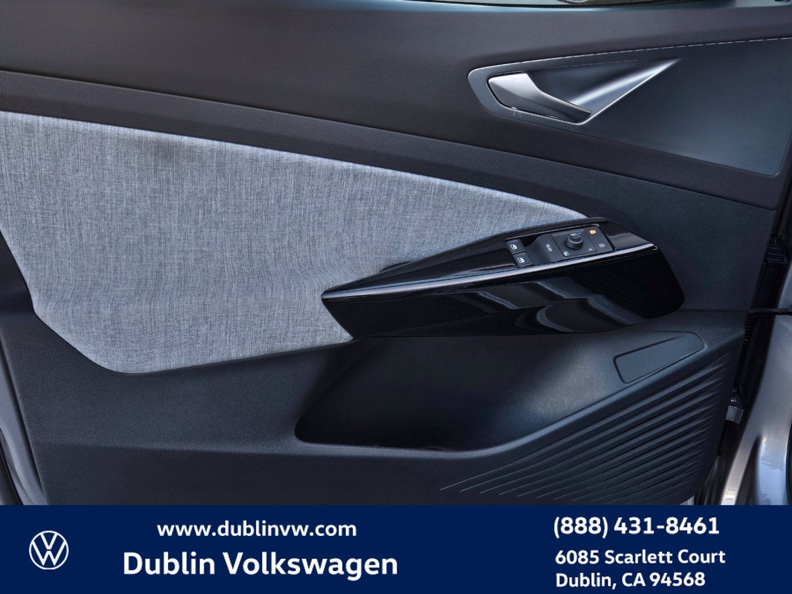 2023 Volkswagen ID.4 Pro