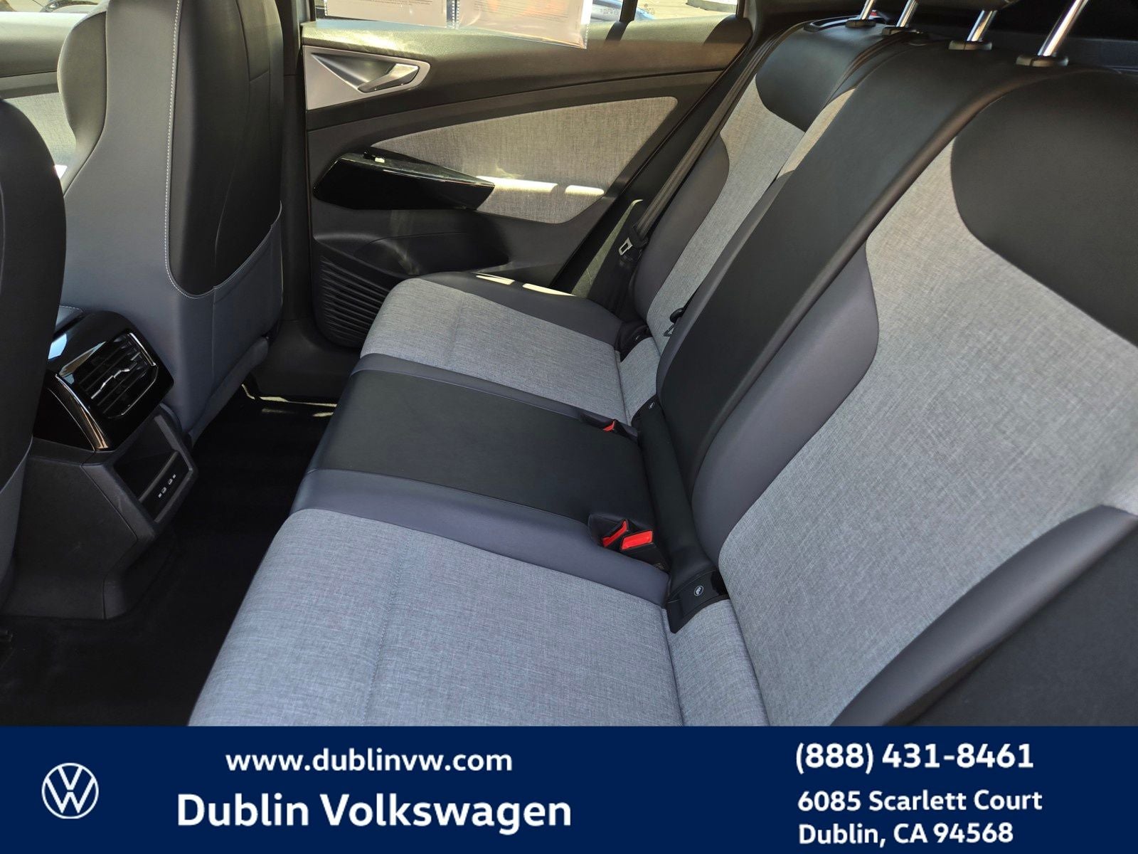 2023 Volkswagen ID.4 Pro