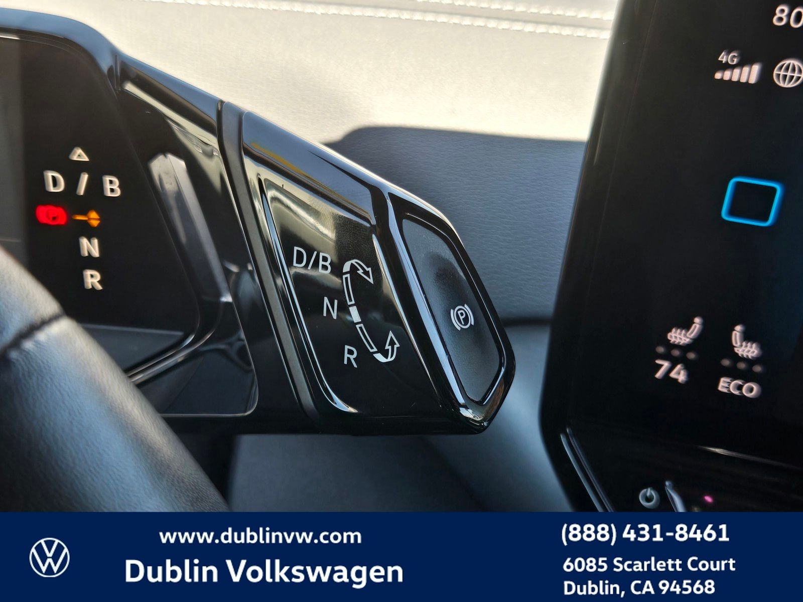 2023 Volkswagen ID.4 Pro