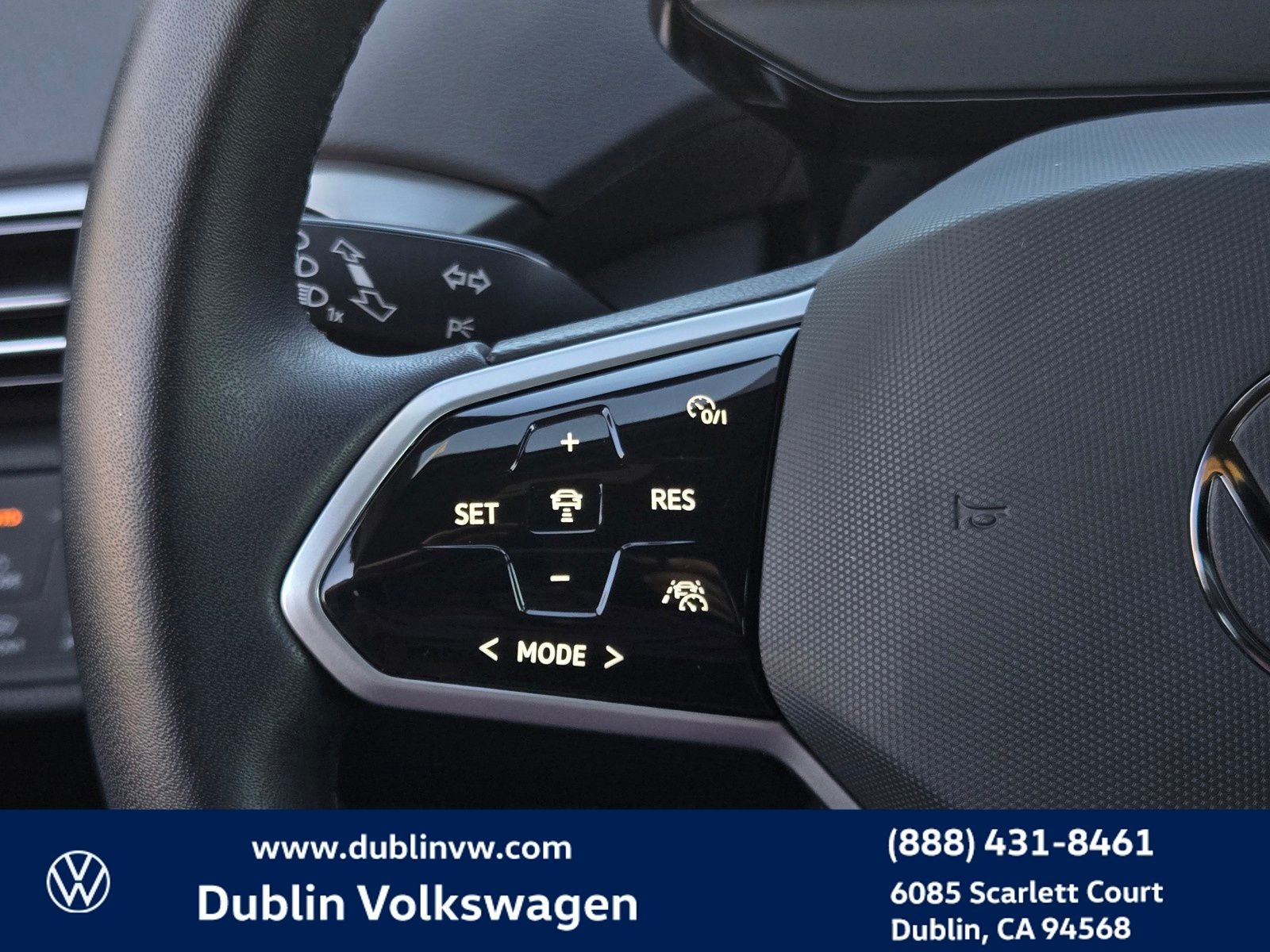 2023 Volkswagen ID.4 Pro