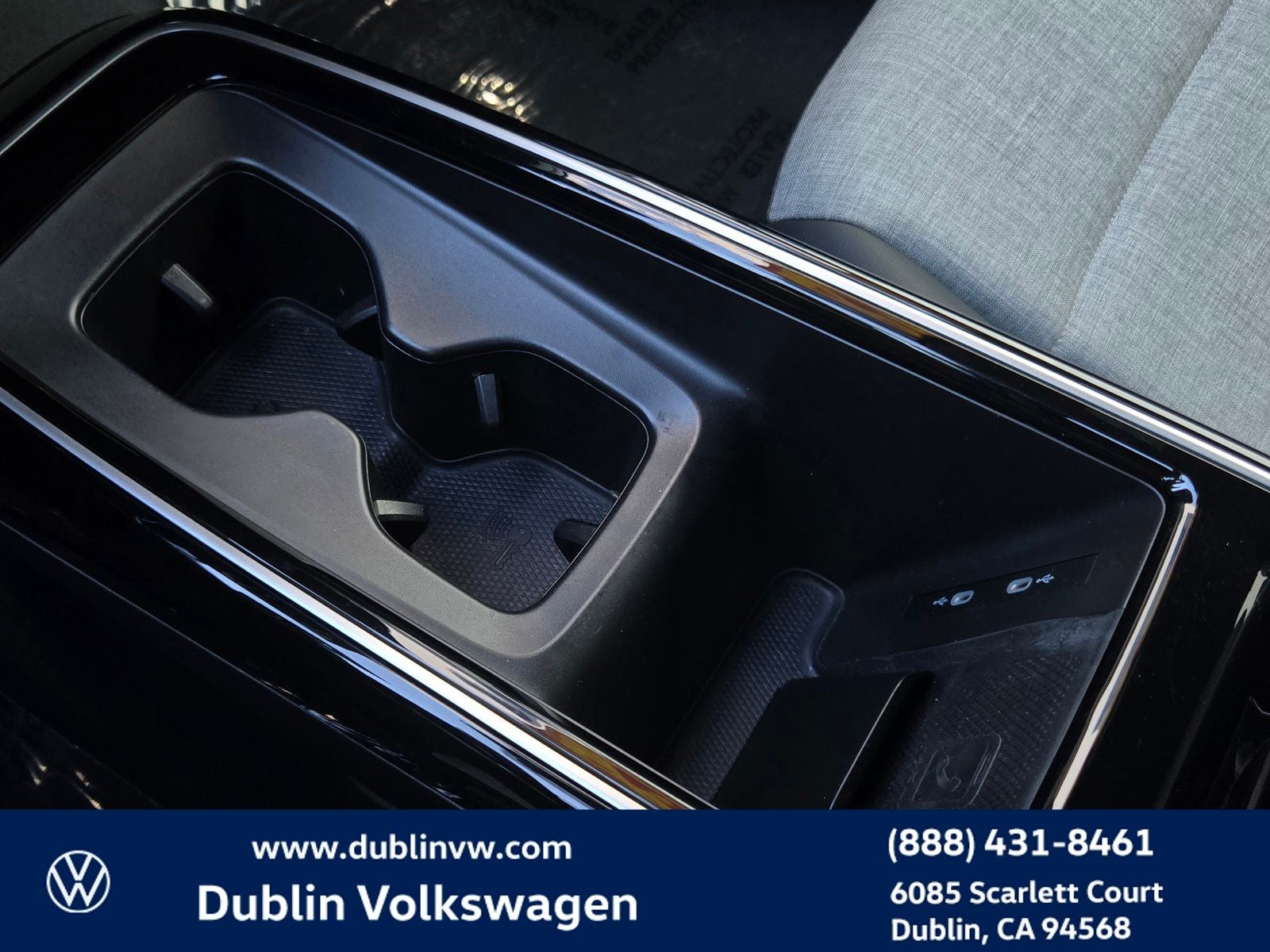 2023 Volkswagen ID.4 Pro