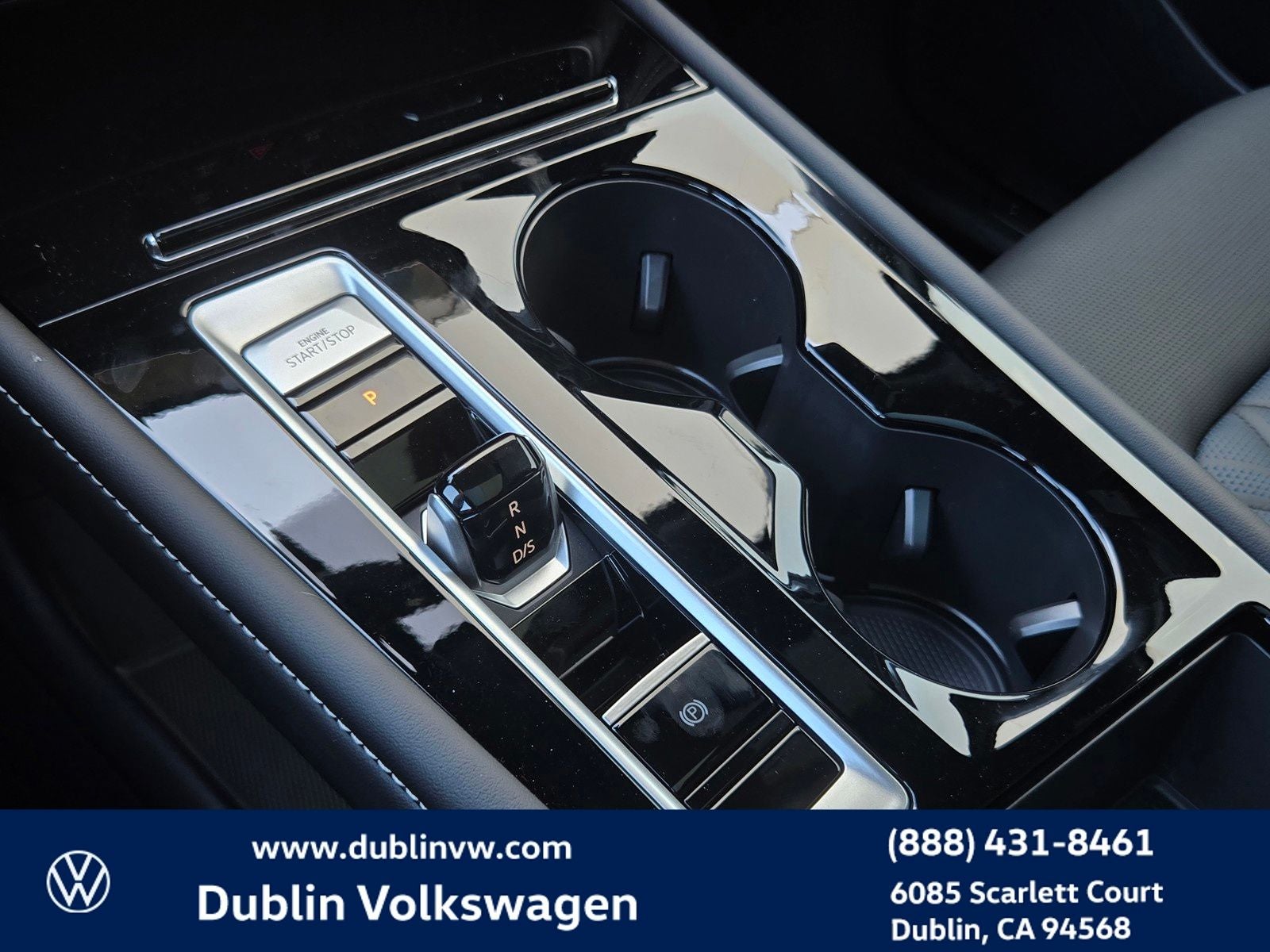 2026 Volkswagen Atlas Cross Sport 2.0T SEL Premium R-Line