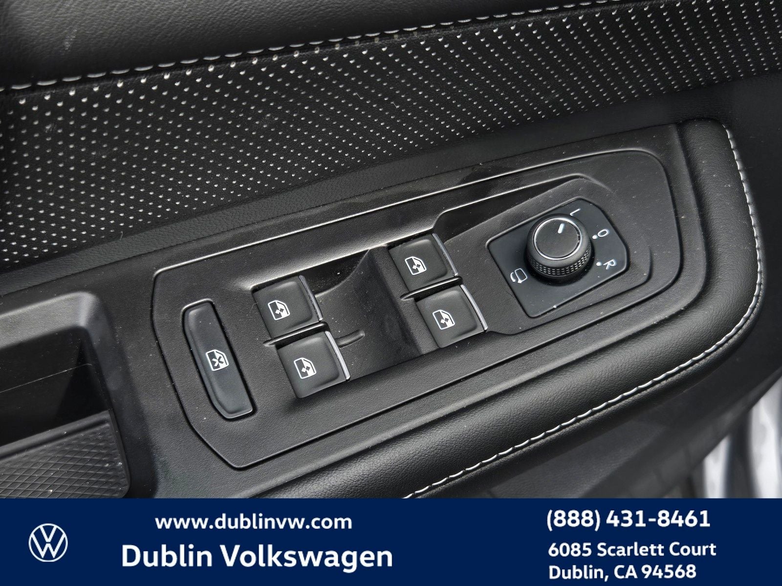 2024 Volkswagen Atlas Cross Sport 2.0T SEL Premium R-Line