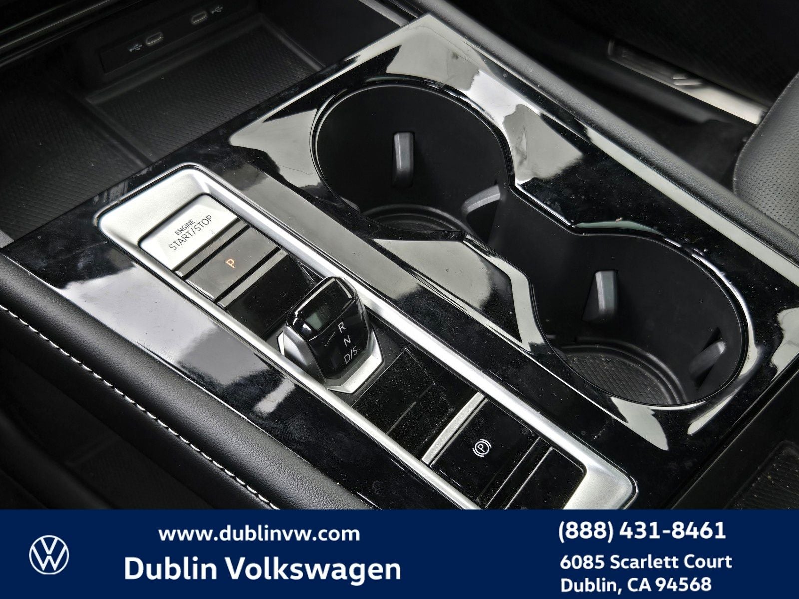 2024 Volkswagen Atlas Cross Sport 2.0T SEL Premium R-Line