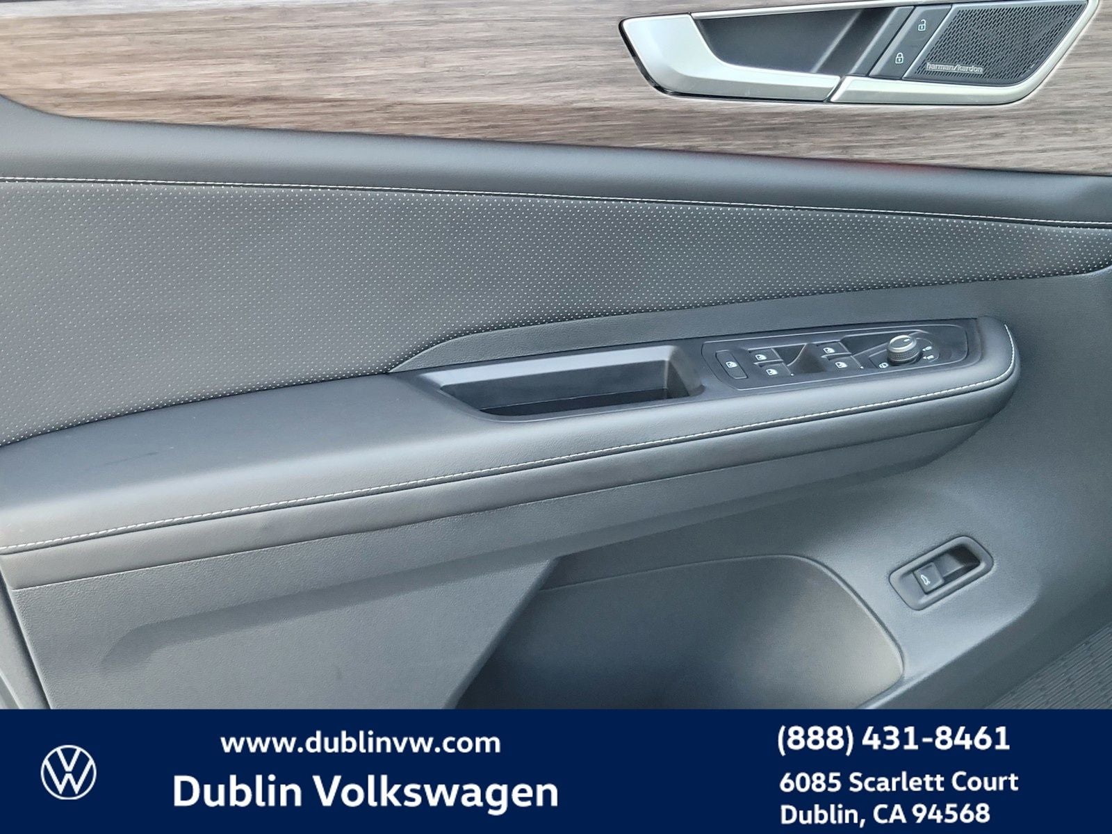 2025 Volkswagen Atlas 2.0T SEL Premium R-Line