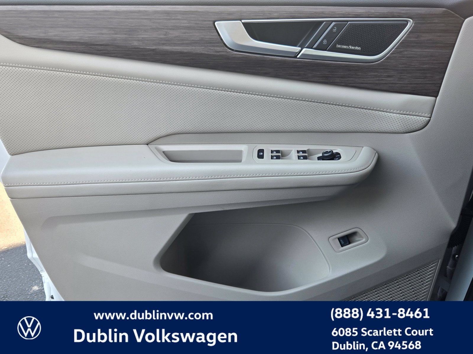 2024 Volkswagen Atlas 2.0T SEL Premium R-Line