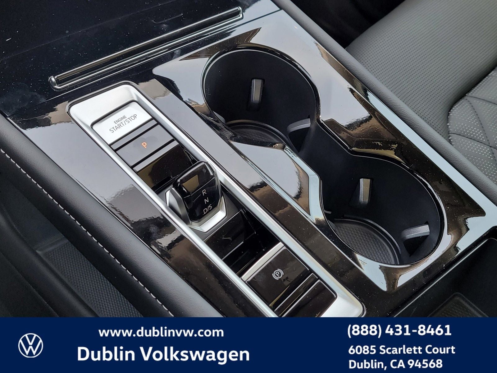 2025 Volkswagen Atlas 2.0T SEL Premium R-Line