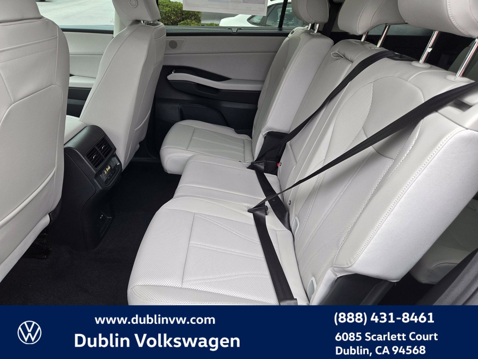 2027 Volkswagen Atlas SE w/Technology
