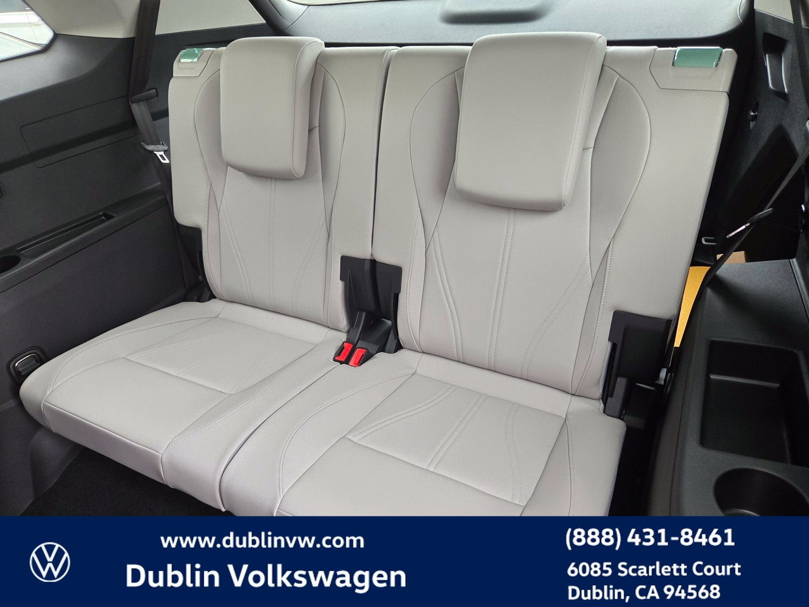 2027 Volkswagen Atlas SE w/Technology