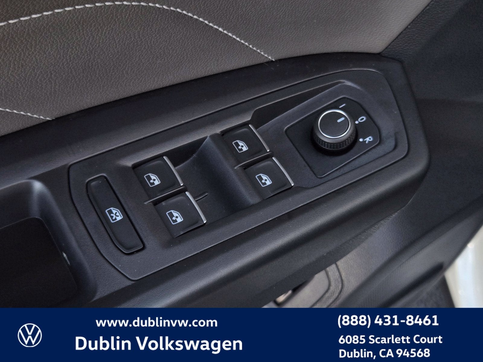 2023 Volkswagen Atlas Cross Sport 2.0T SE w/Technology