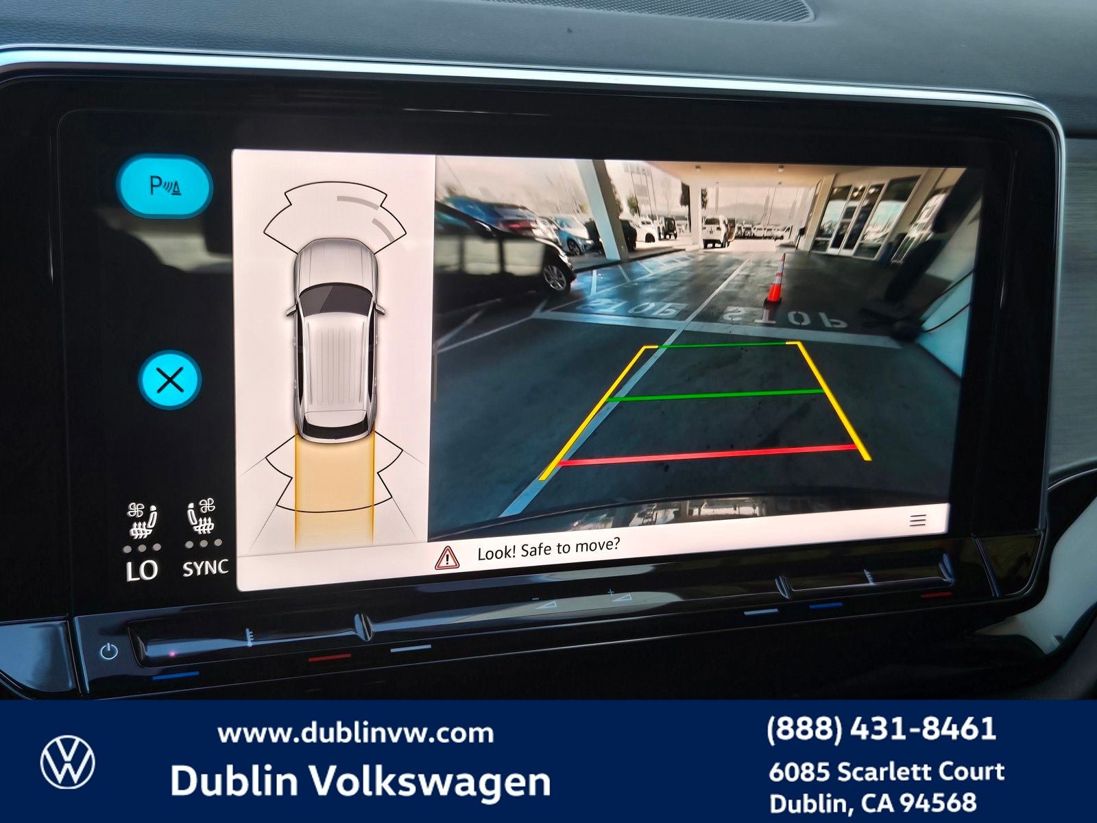 2024 Volkswagen Atlas Cross Sport 2.0T SE w/Technology