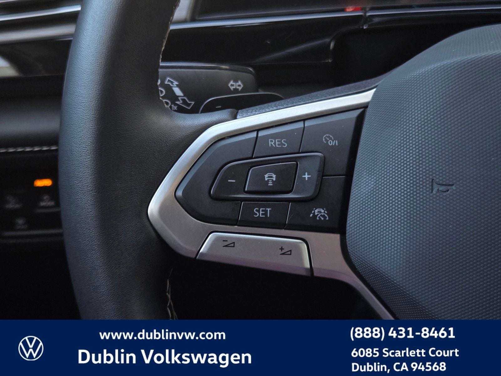 2024 Volkswagen Atlas Cross Sport 2.0T SE w/Technology