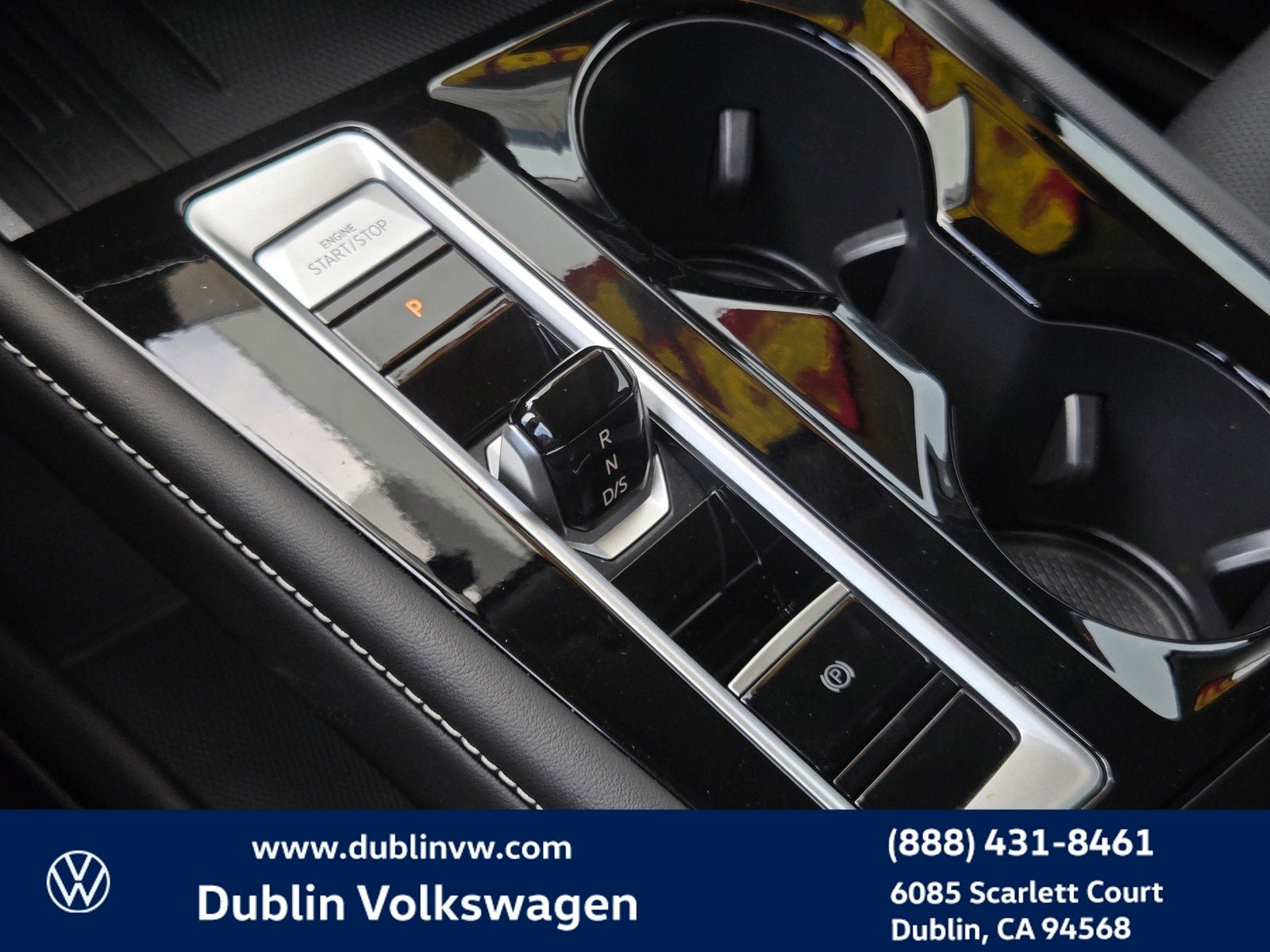 2026 Volkswagen Atlas SE w/Technology