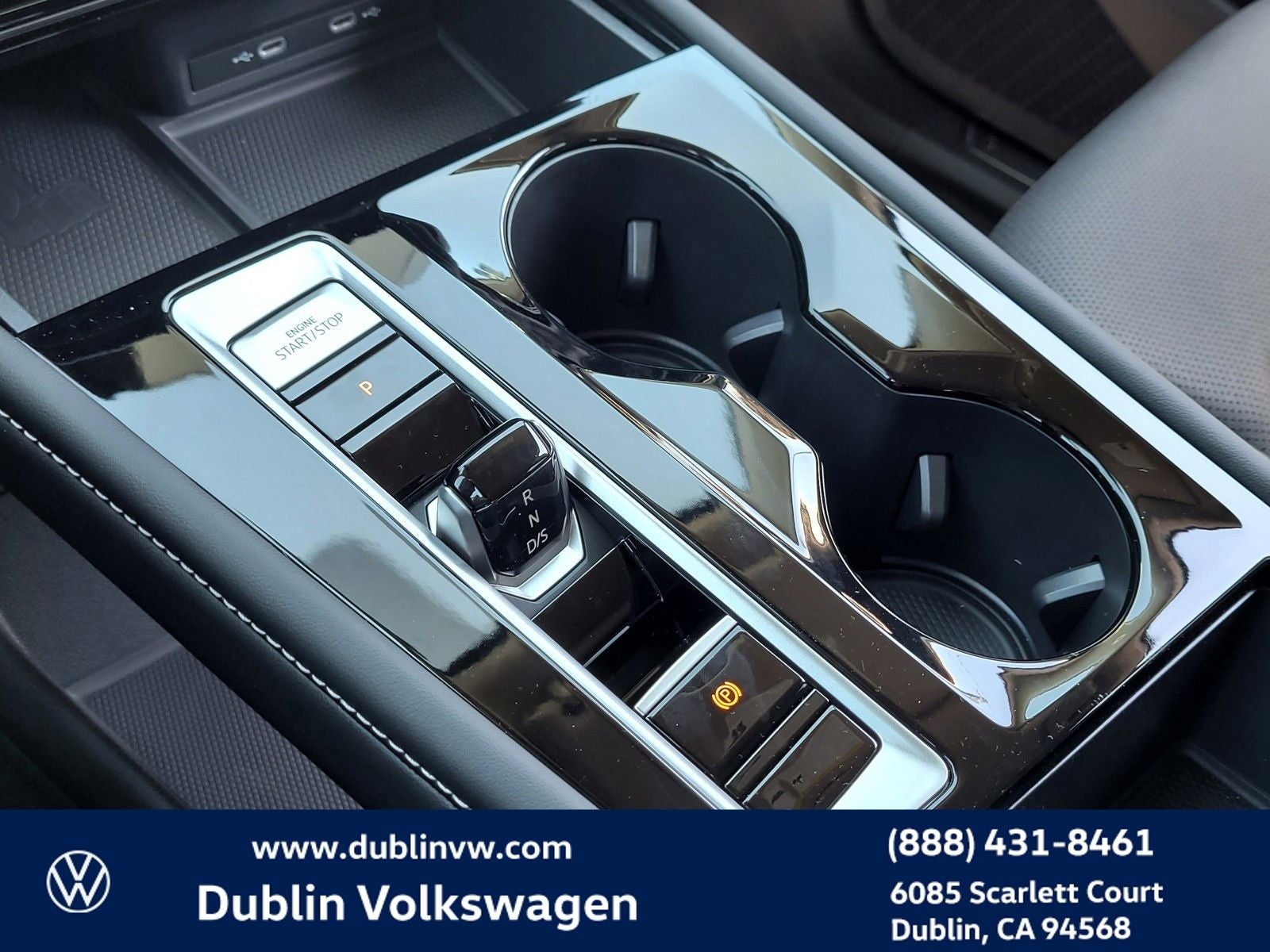 2024 Volkswagen Atlas 2.0T SE w/Technology