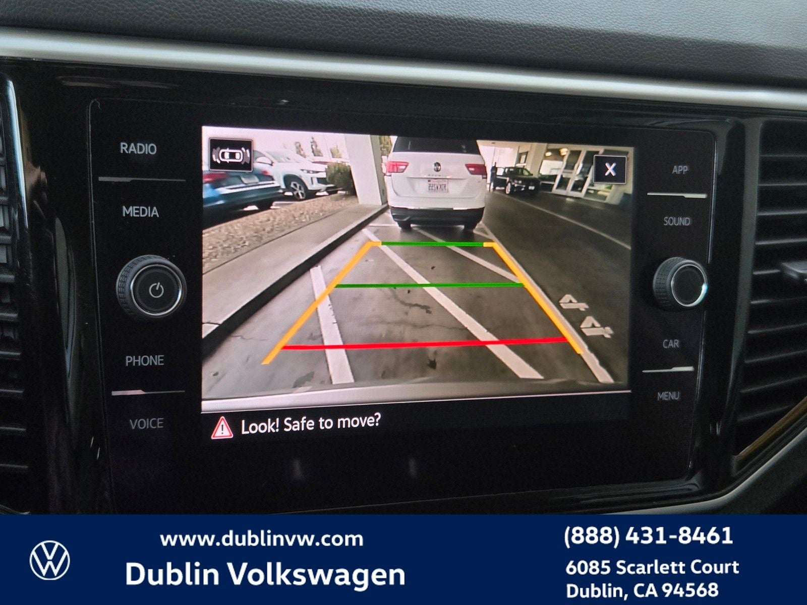 2022 Volkswagen Atlas 3.6L V6 SE w/Technology