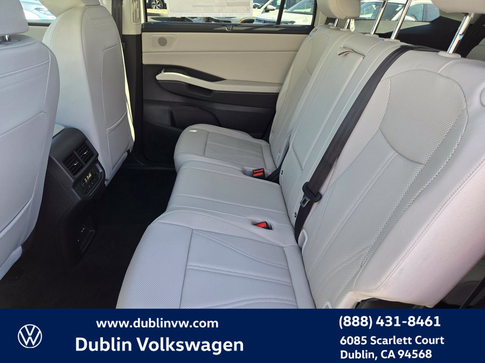 2027 Volkswagen Atlas SE w/Technology