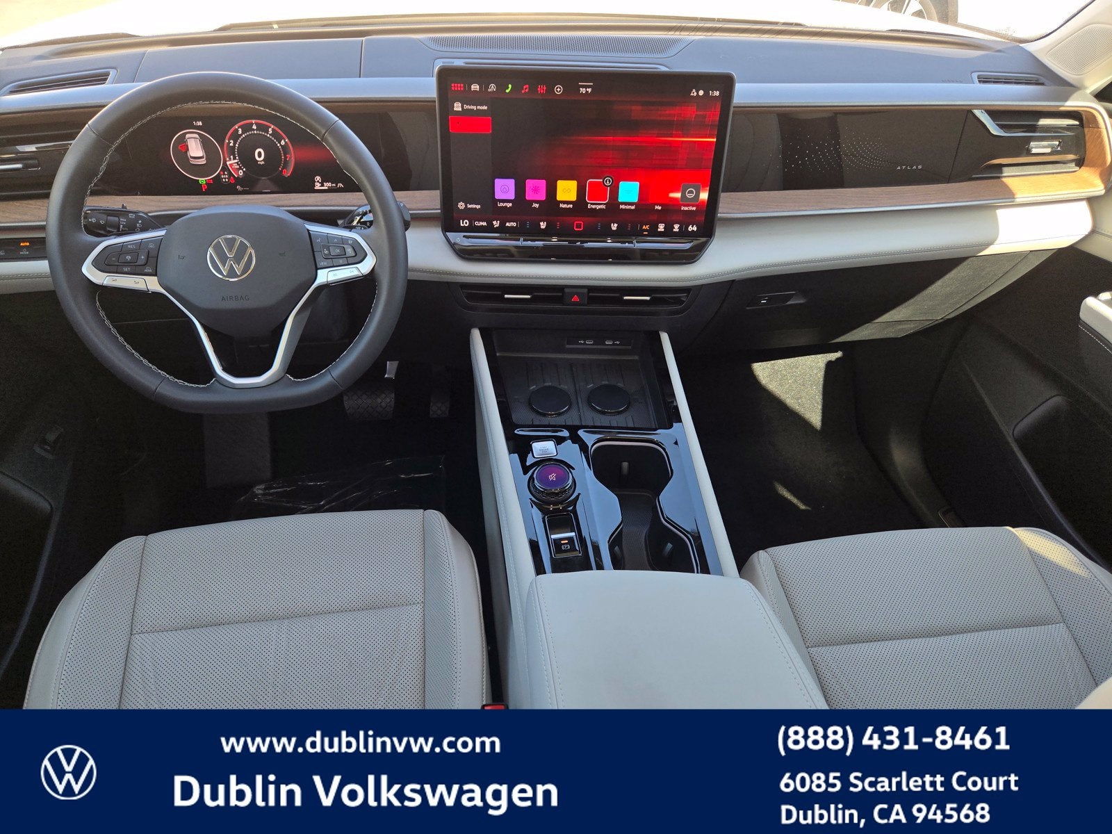2027 Volkswagen Atlas SE w/Technology