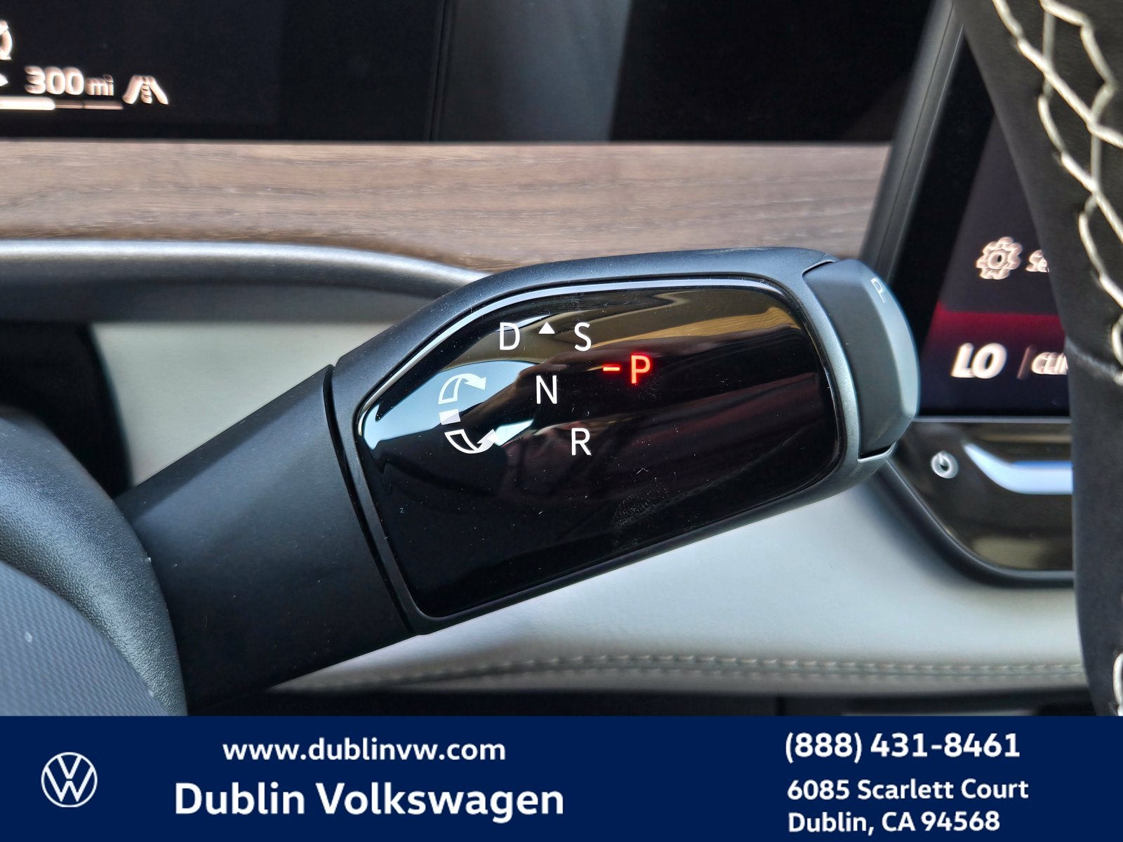 2027 Volkswagen Atlas SE w/Technology