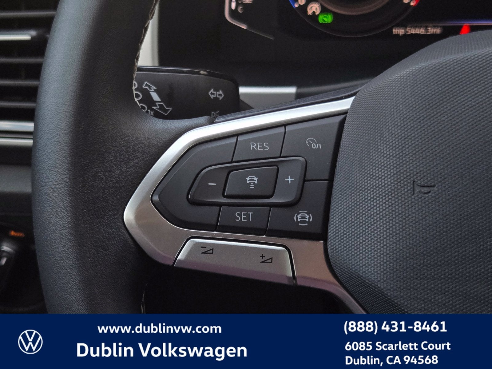 2022 Volkswagen Atlas Cross Sport 3.6L V6 SE w/Technology