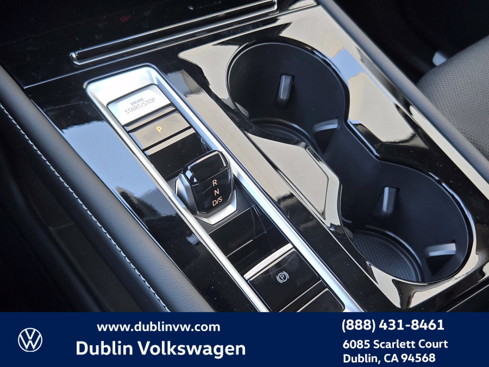 2026 Volkswagen Atlas SE w/Technology