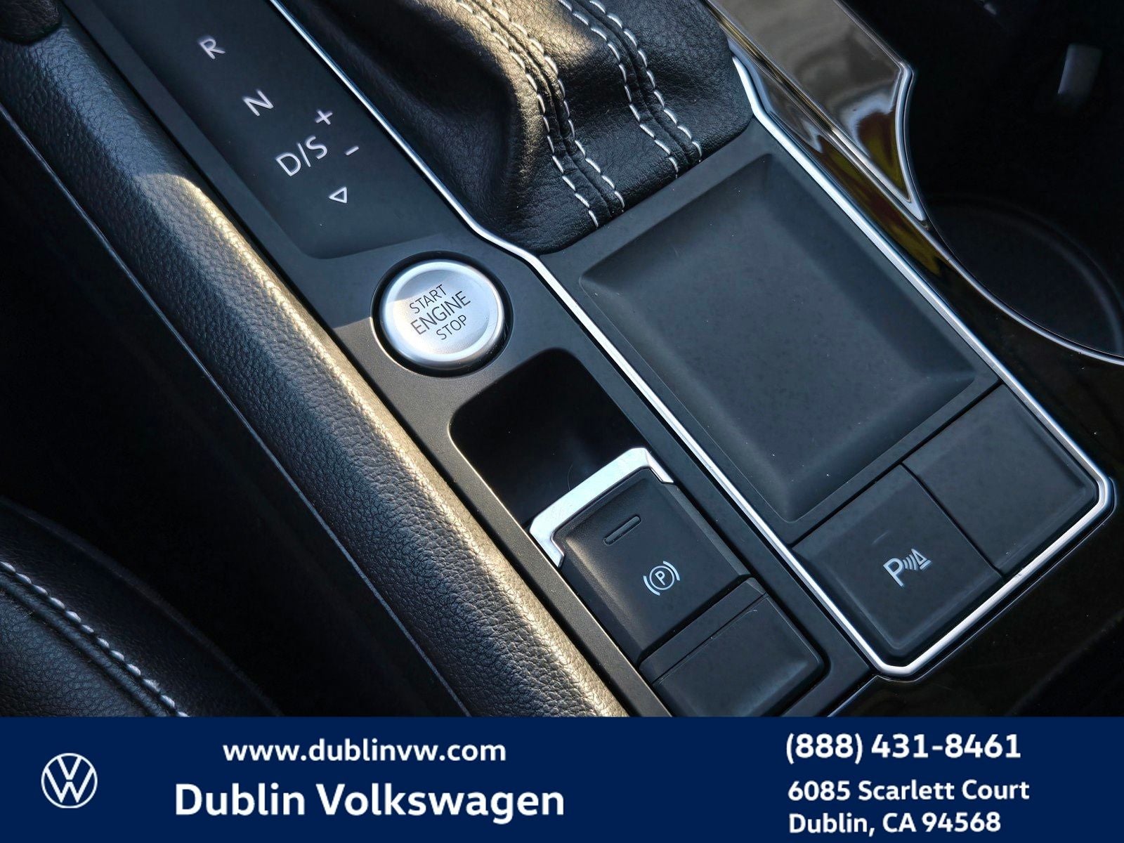 2023 Volkswagen Atlas 3.6L V6 SE w/Technology