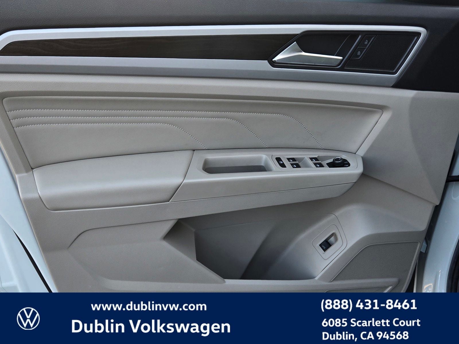 2023 Volkswagen Atlas 3.6L V6 SE w/Technology