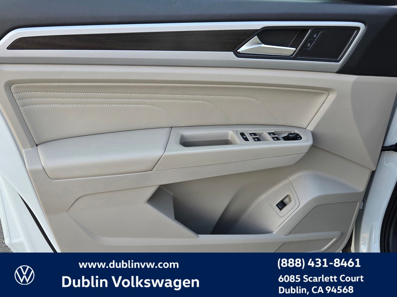2023 Volkswagen Atlas 3.6L V6 SE w/Technology