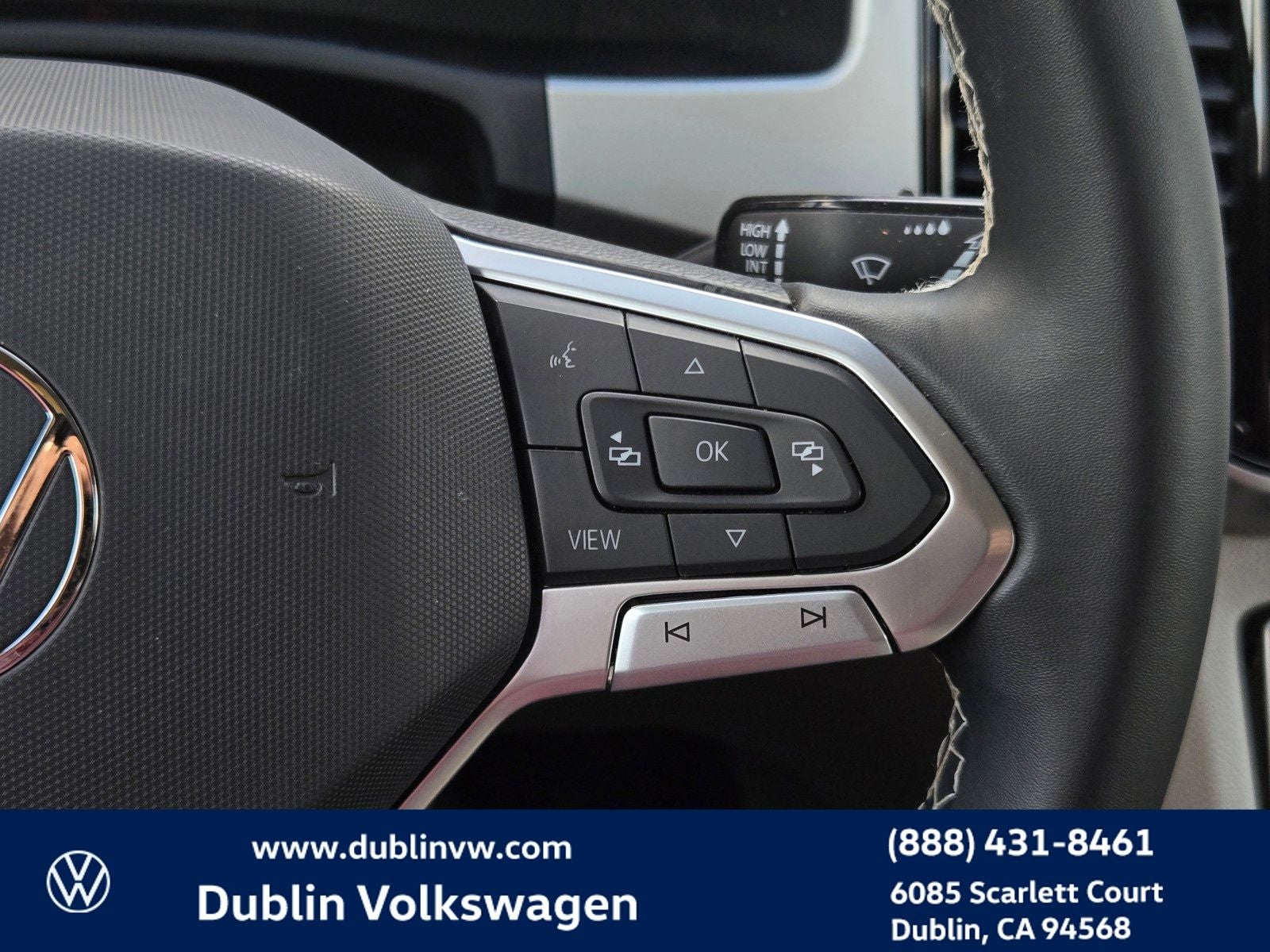 2023 Volkswagen Atlas 3.6L V6 SE w/Technology