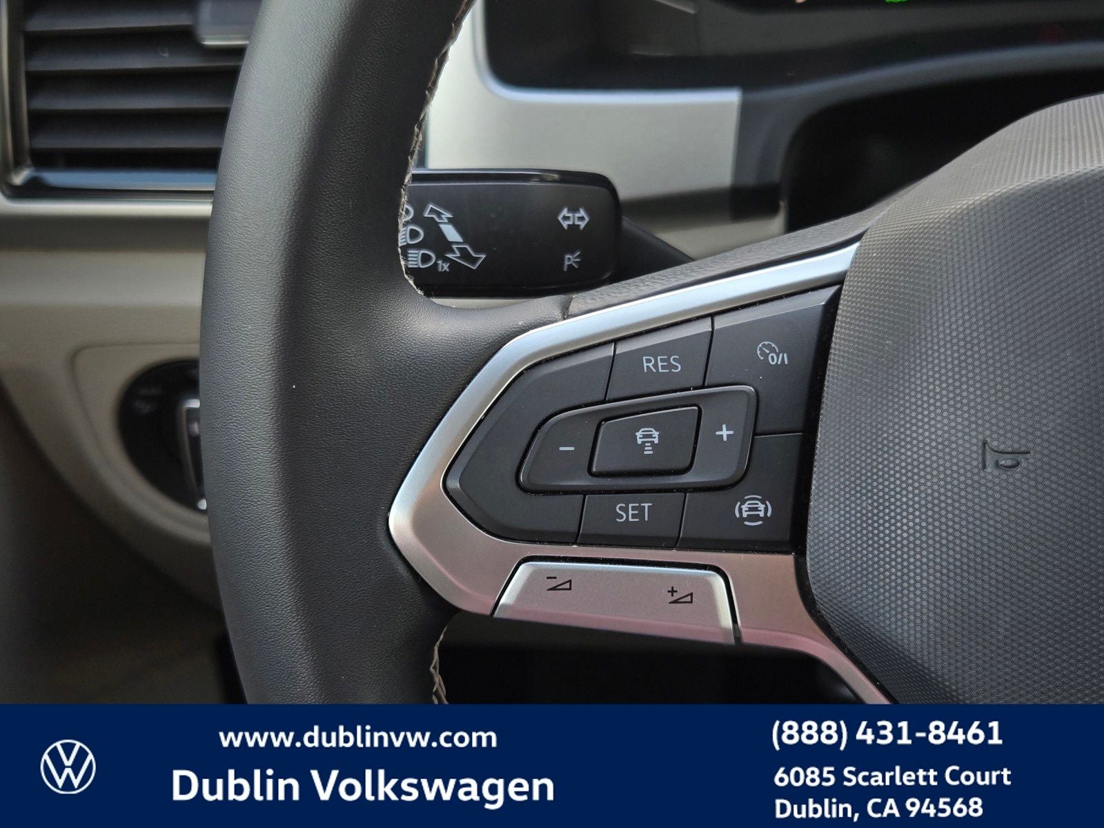2023 Volkswagen Atlas 3.6L V6 SE w/Technology
