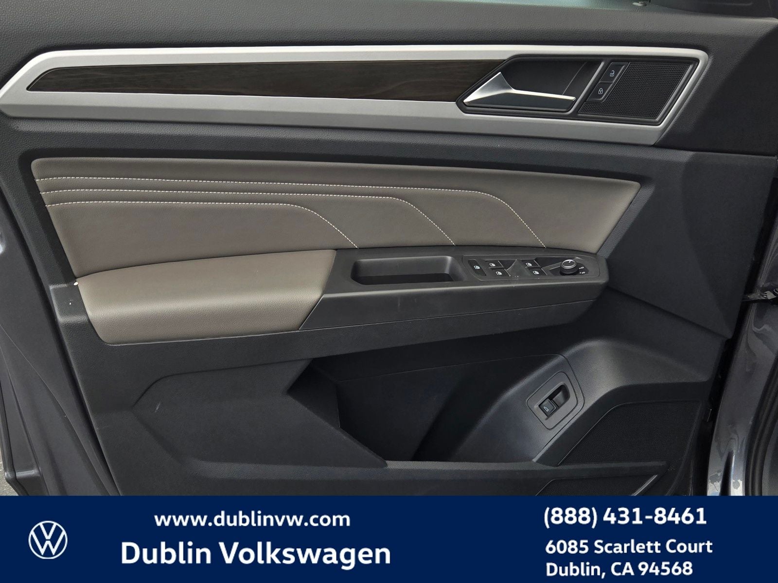 2023 Volkswagen Atlas 3.6L V6 SE w/Technology