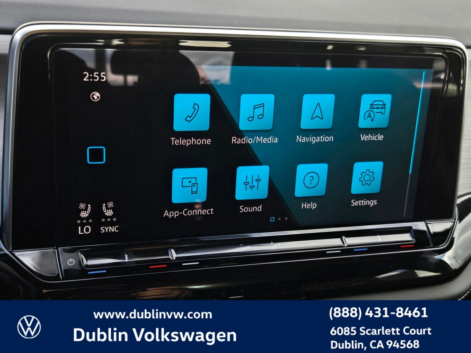 2026 Volkswagen Atlas Cross Sport 2.0T SE w/Technology