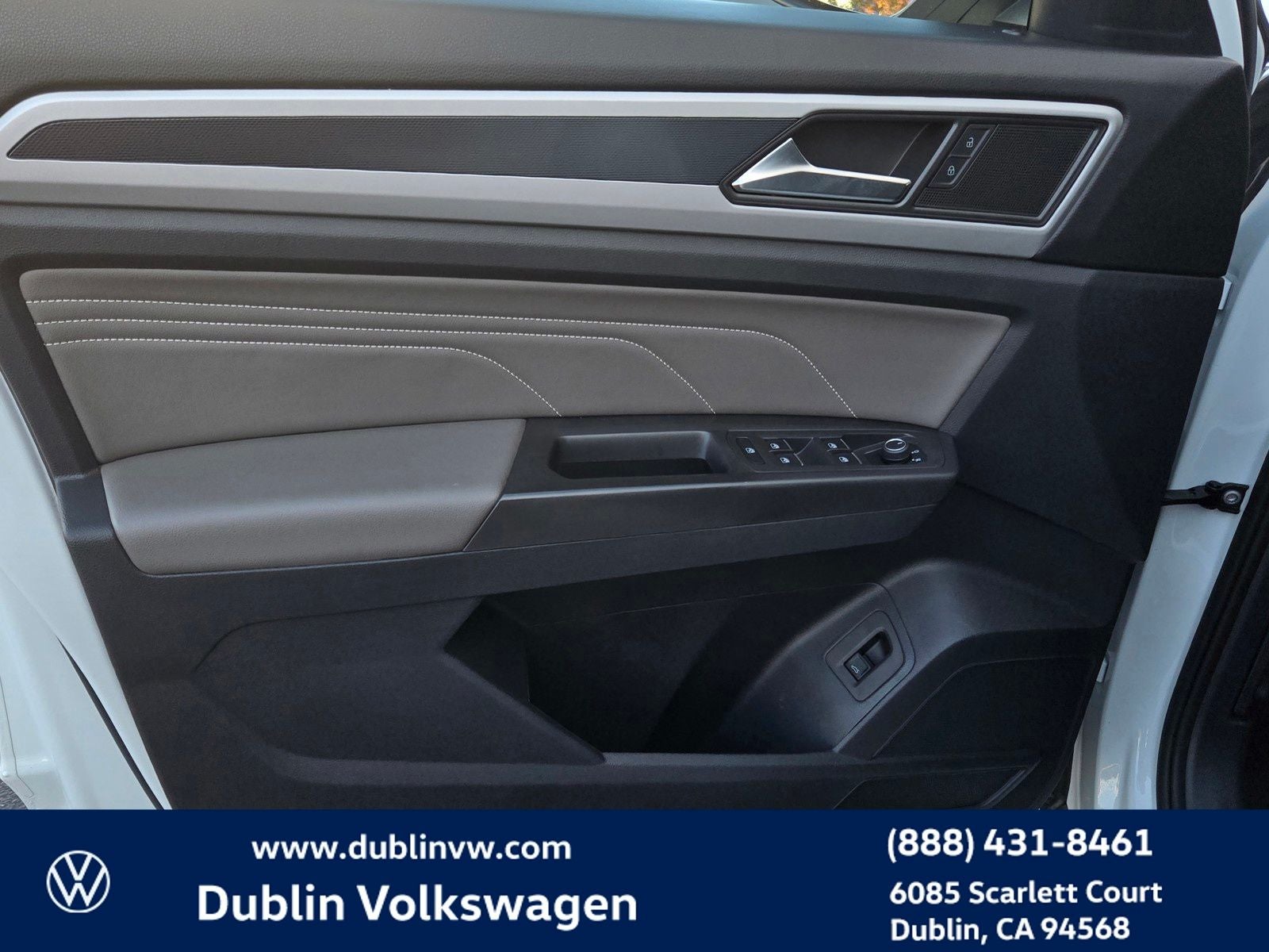 2023 Volkswagen Atlas Cross Sport 3.6L V6 SEL R-Line