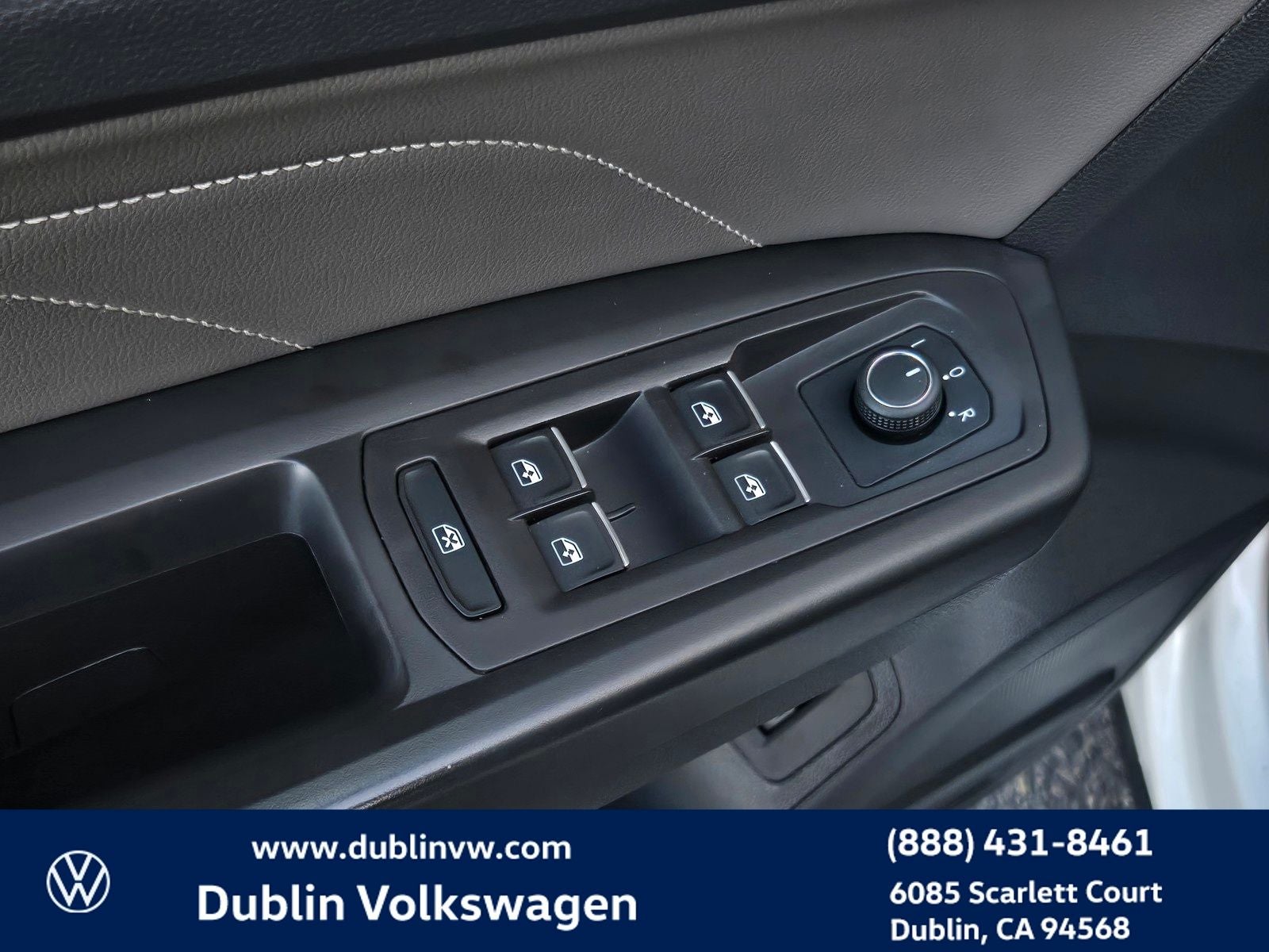 2023 Volkswagen Atlas Cross Sport 3.6L V6 SEL R-Line