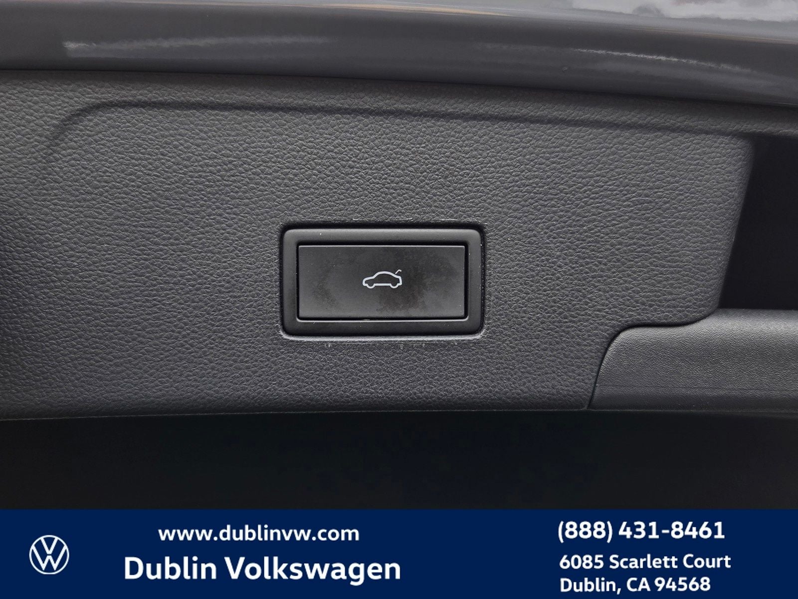 2022 Volkswagen Atlas Cross Sport 3.6L V6 SEL R-Line