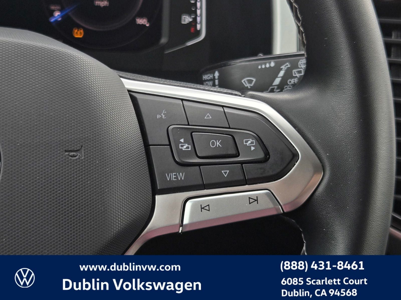 2023 Volkswagen Atlas Cross Sport 2.0T SE w/Technology