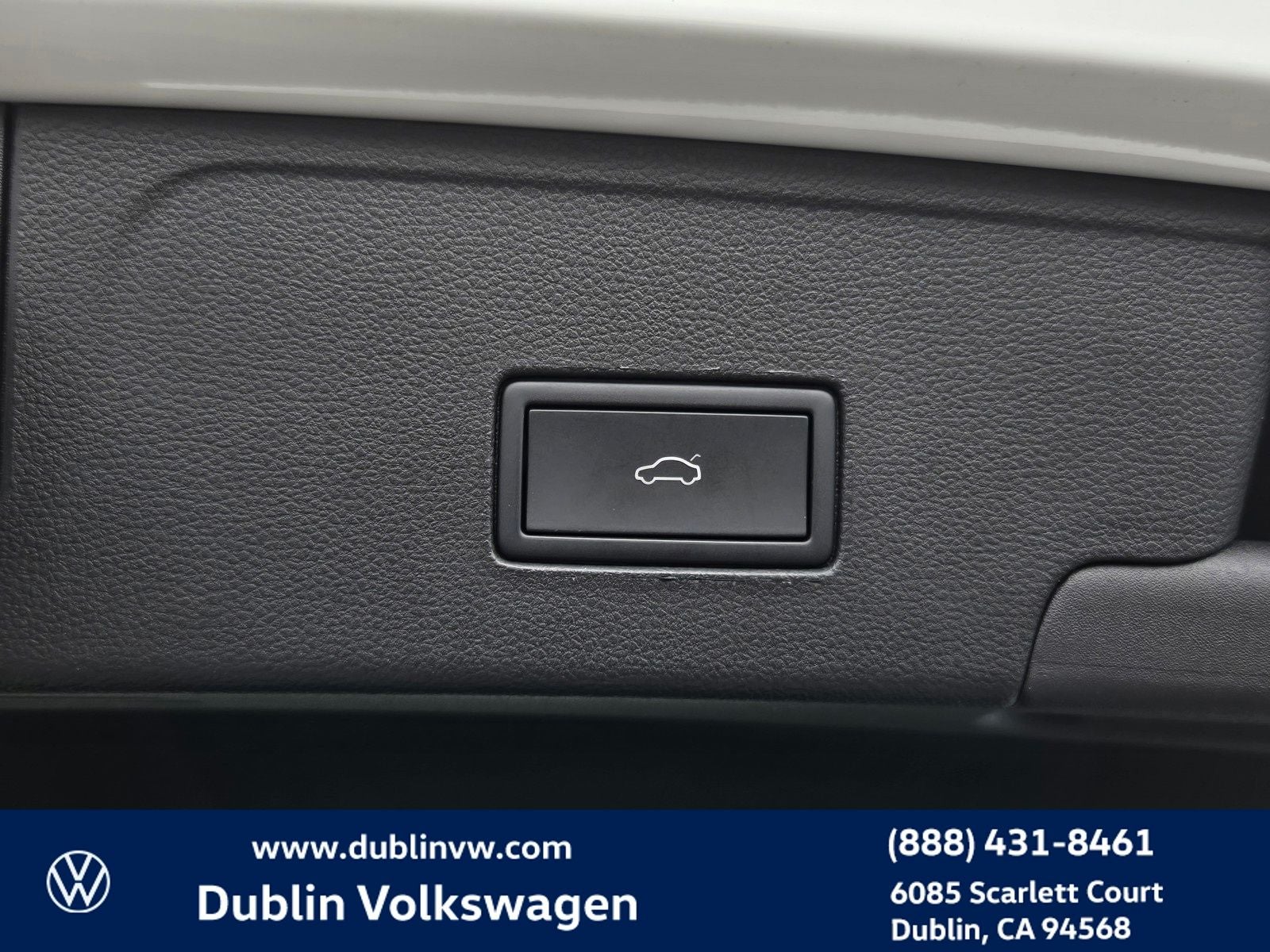 2023 Volkswagen Atlas Cross Sport 2.0T SE w/Technology