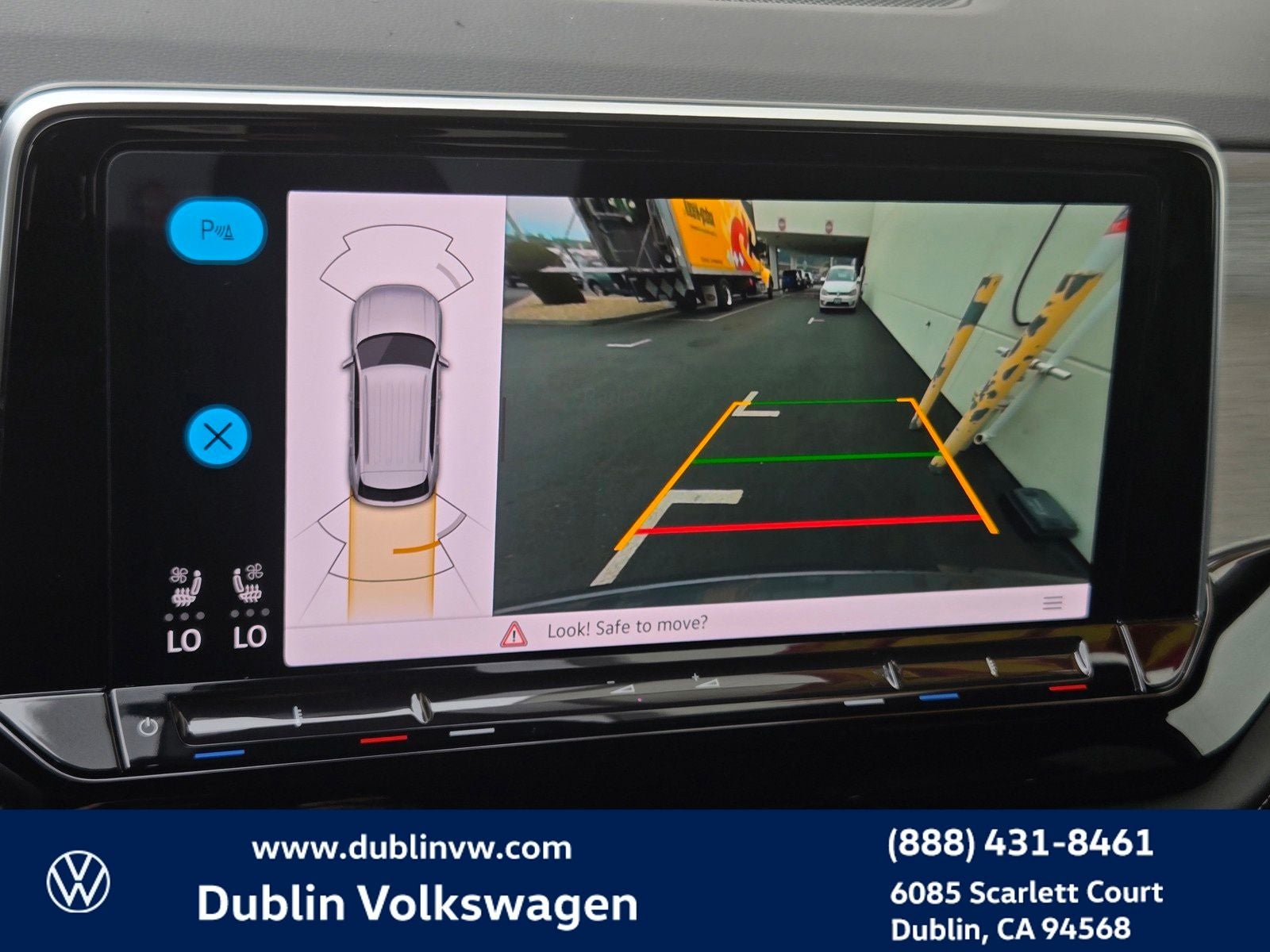 2024 Volkswagen Atlas Cross Sport 2.0T SE w/Technology