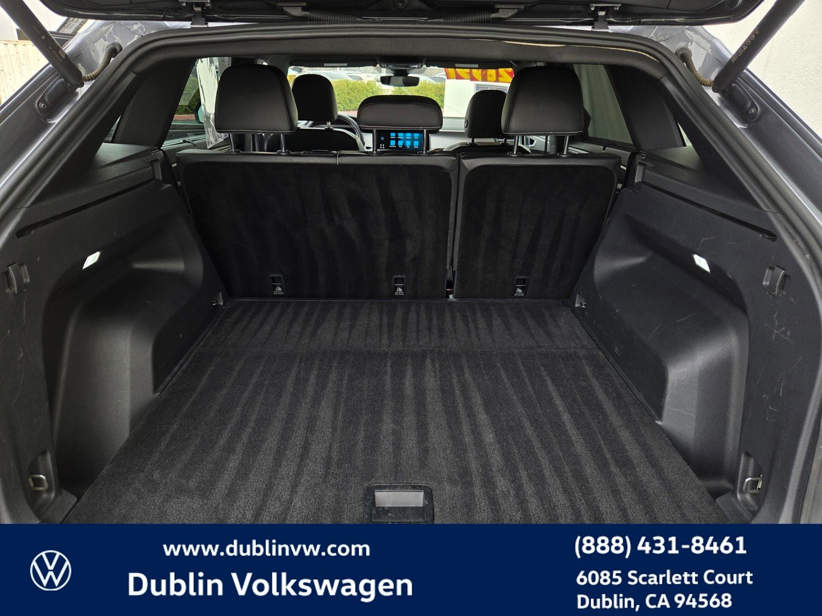 2024 Volkswagen Atlas Cross Sport 2.0T SE w/Technology