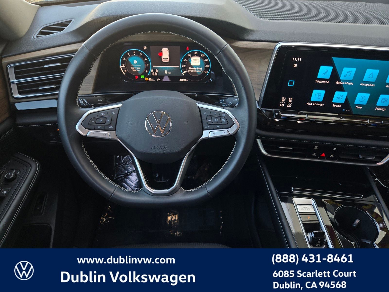 2024 Volkswagen Atlas 2.0T SE w/Technology
