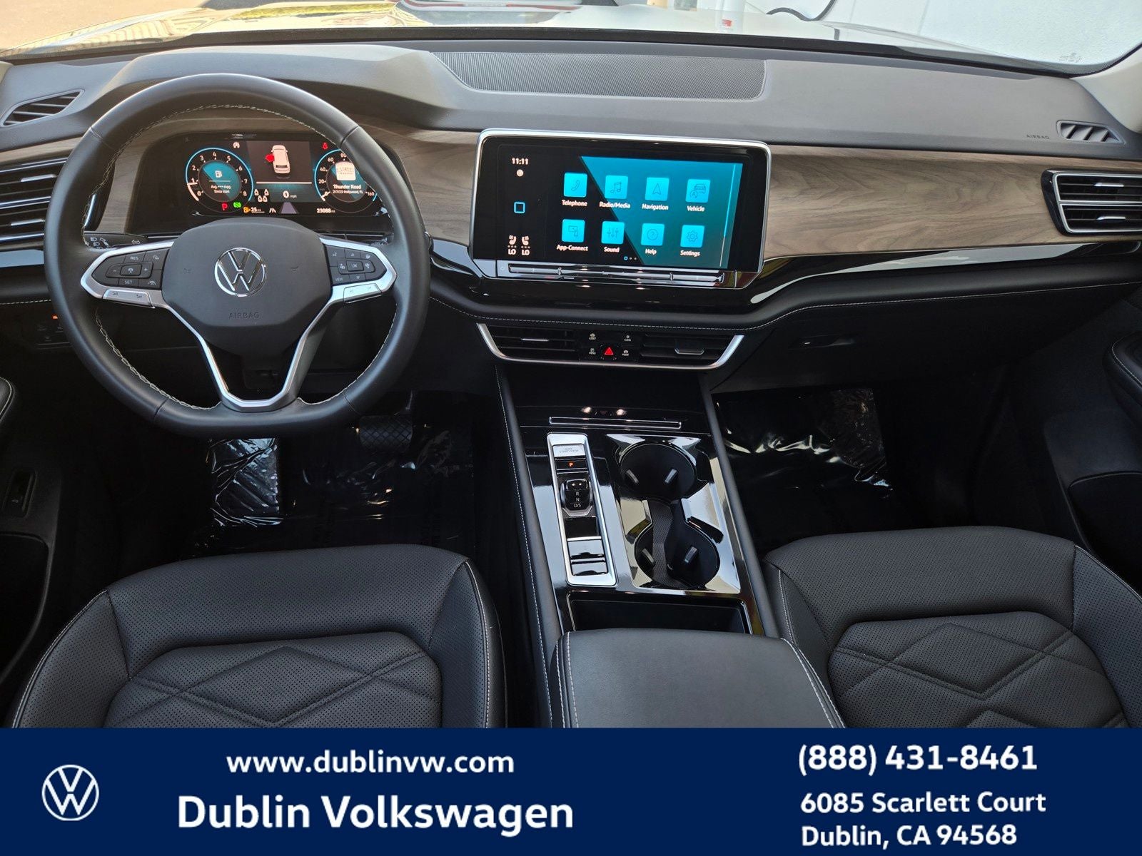 2024 Volkswagen Atlas 2.0T SE w/Technology