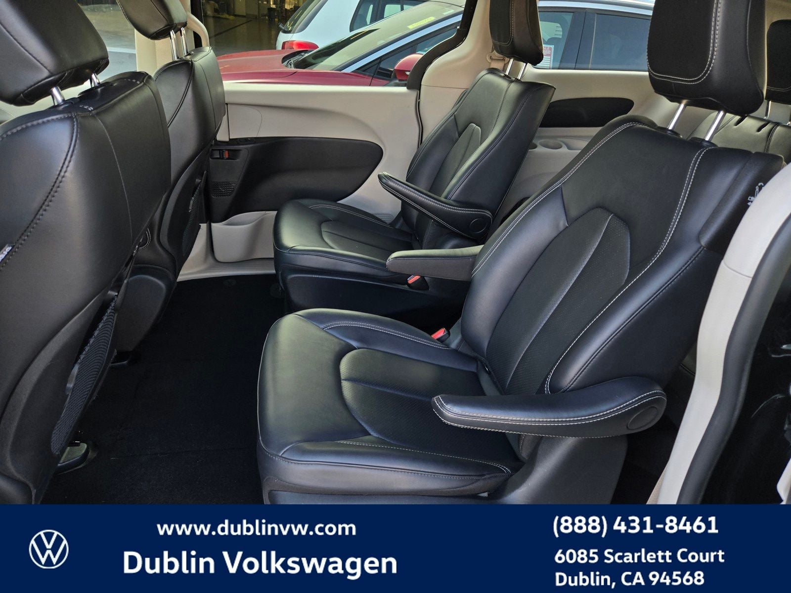 2024 Chrysler Pacifica Hybrid Select