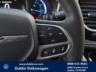 2024 Chrysler Pacifica Hybrid Select