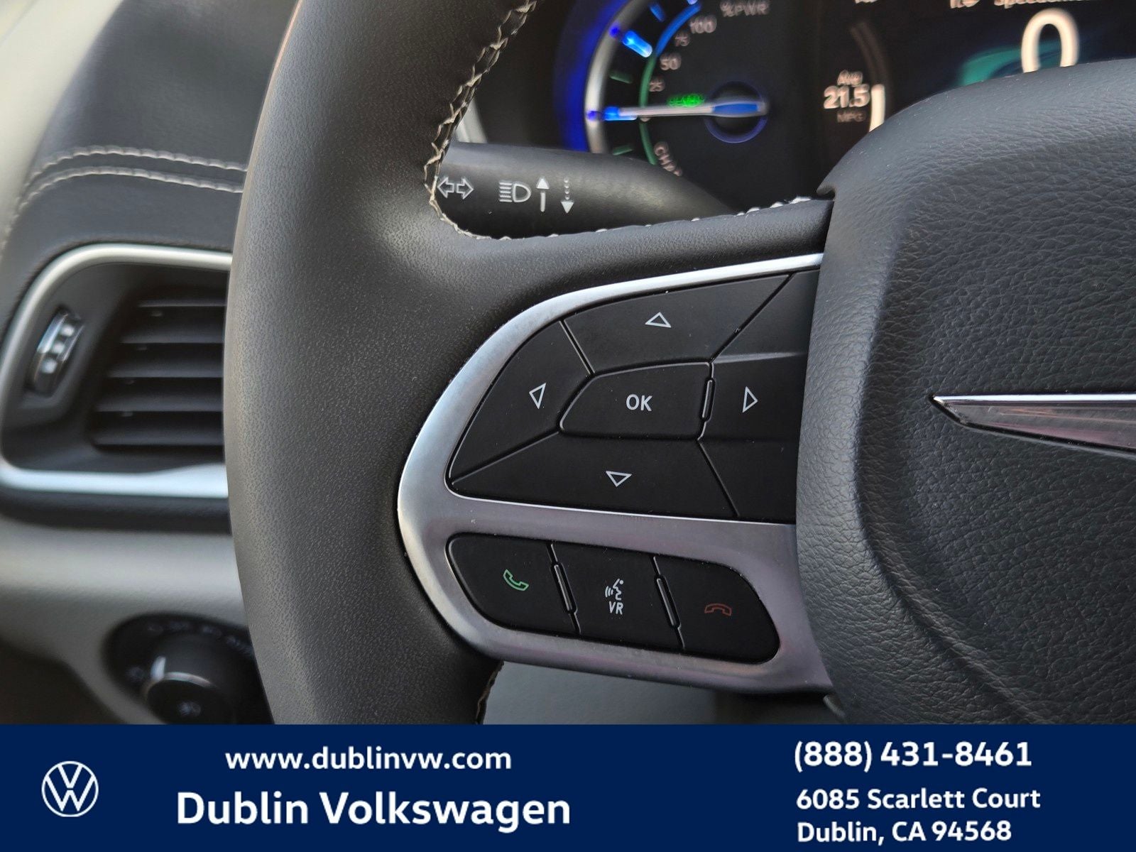 2024 Chrysler Pacifica Hybrid Select